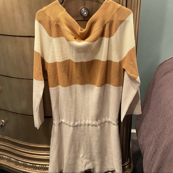 NWT--FASHION NOVA COZIEST SWEATER ROMPER - Picture 6 of 7